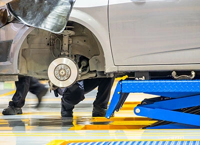 Automotivo e Logística — locação de plataforma elevatória